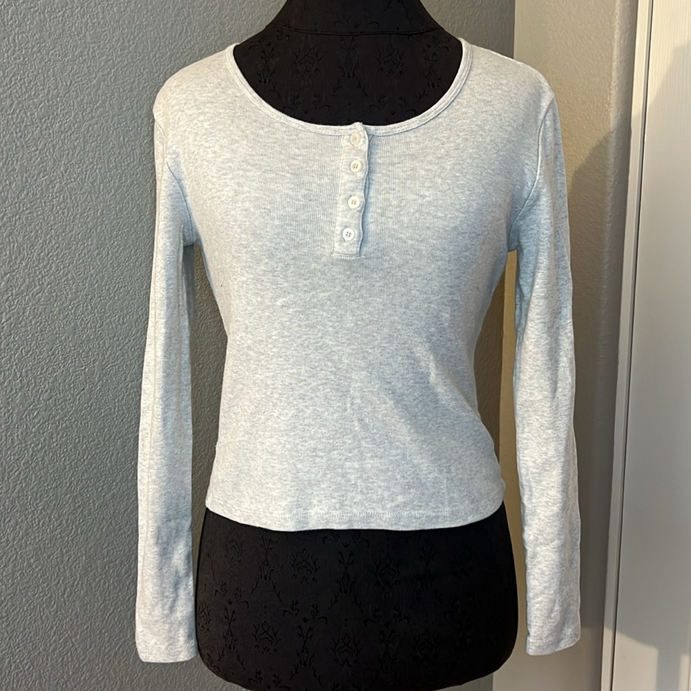 Brandy Melville John Galt Gray Long Sleeve Henley Top Fitted Top Size Small